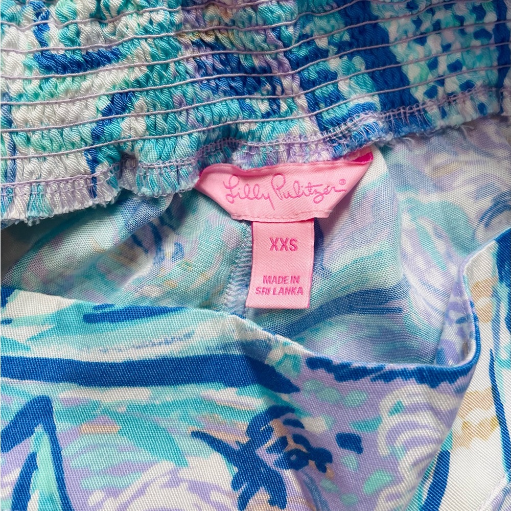 Lilly Pulitzer Blue and White Patterned Women Shorts - Picture 2 of 4